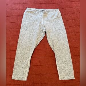 NOBULL size L inseam 23” Gray Leggings